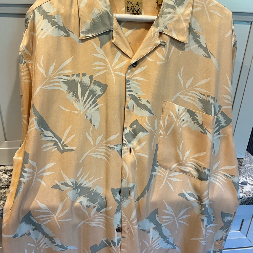 Jos. A. Bank Peach-Tan Short-Sleeve Tropical Camp Shirt with Sage Print